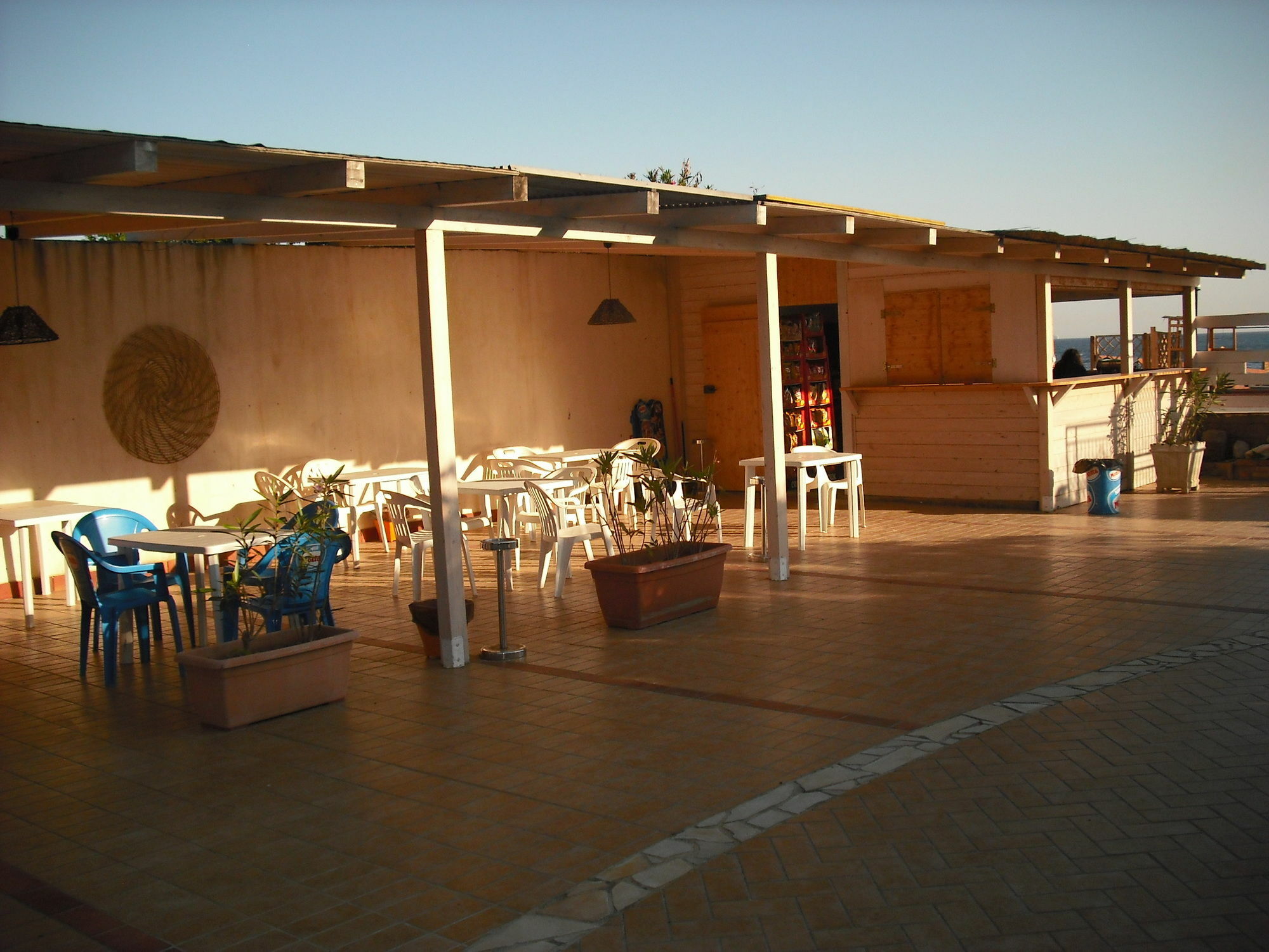 Regent Beach Hotel & Apartments Реджо-ди-Калабрия Экстерьер фото