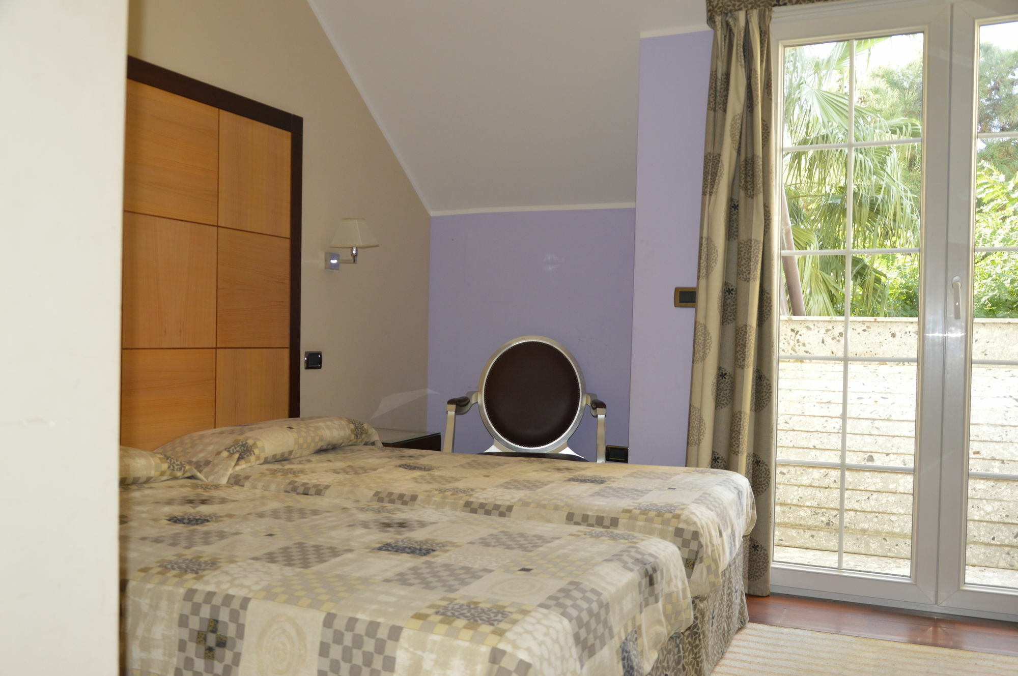 Regent Beach Hotel & Apartments Реджо-ди-Калабрия Экстерьер фото